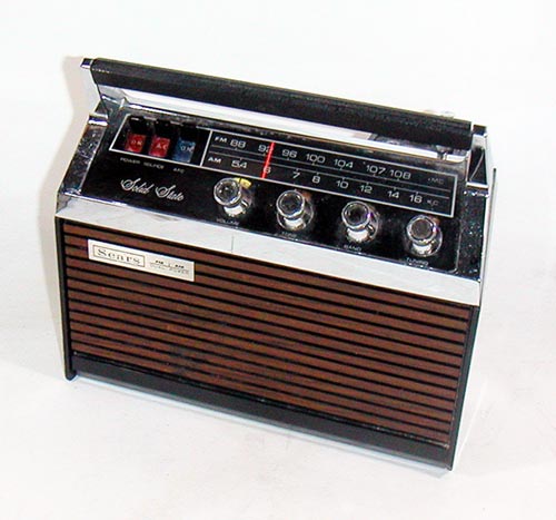 Sears Model No.132.22700002 FM/AM 2BAND RADIO