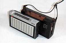 SANYO MODEL 8S-P33 BC/SW 2BAND RADIO