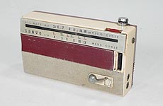 SANYO MODEL 8S-P8 MW/SW 2BAND RADIO