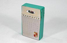 Magnavox MODEL AM-60 AM RADIO