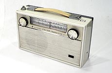 Hitachi MODEL KH-903D FM/AM 2BAND RADIO