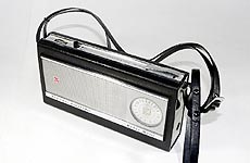 NATIONAL PANASONIC MODEL R-1000 AM RADIO
