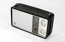National Panasonic MODEL R-135 AM RADIO