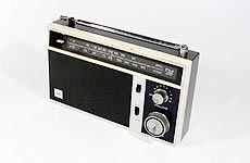 Toshiba MODEL RM-303F AM/FM 2BAND RADIO