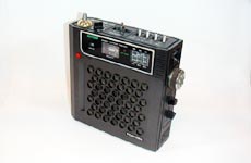 TOSHIBA TRY X 1800 RP-1800F MW/SW/FM 3BAND RADIO
