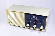 HITACHI MODEL S-522 BC/SW 2BAND RADIO