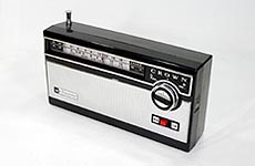 CROWN MODEL TR-920 SW/MW 2BAND RADIO