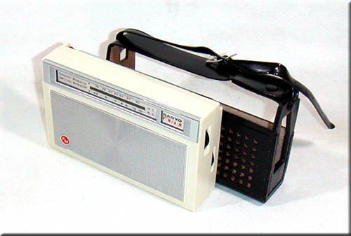 SANYO MODEL AFT-23 FM/AM 2BAND RADIOです。（新品）