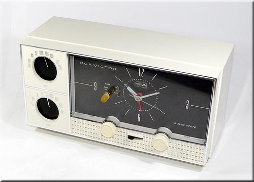 RCA VICTOR MODEL RJS51Y FM/AM Clock RADIO 