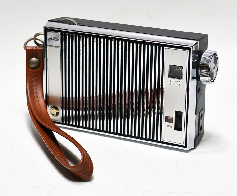 Toshiba MODEL 7P-40 RADIO